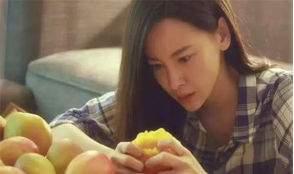 食物|游本昌吃坏食物王宝强喝牛奶,而她吃20个鸡腿,见到鸡腿就想吐