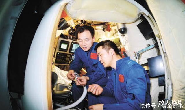 神州七号 航天英雄景海鹏从一贫如洗到3登太空,如今的他过得怎样