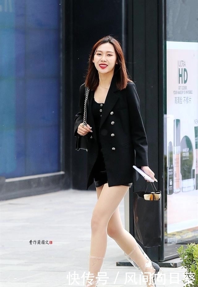 英姿飒爽|街拍:夏日高筒靴美女,双倍的英姿飒爽