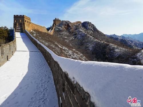 雪映长城三月赏春光 金山独秀江山阅风情