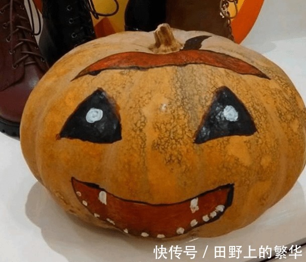 |开心一刻笑话:邻居大爷给大妈骂出门来,我在等电梯刚好撞见了