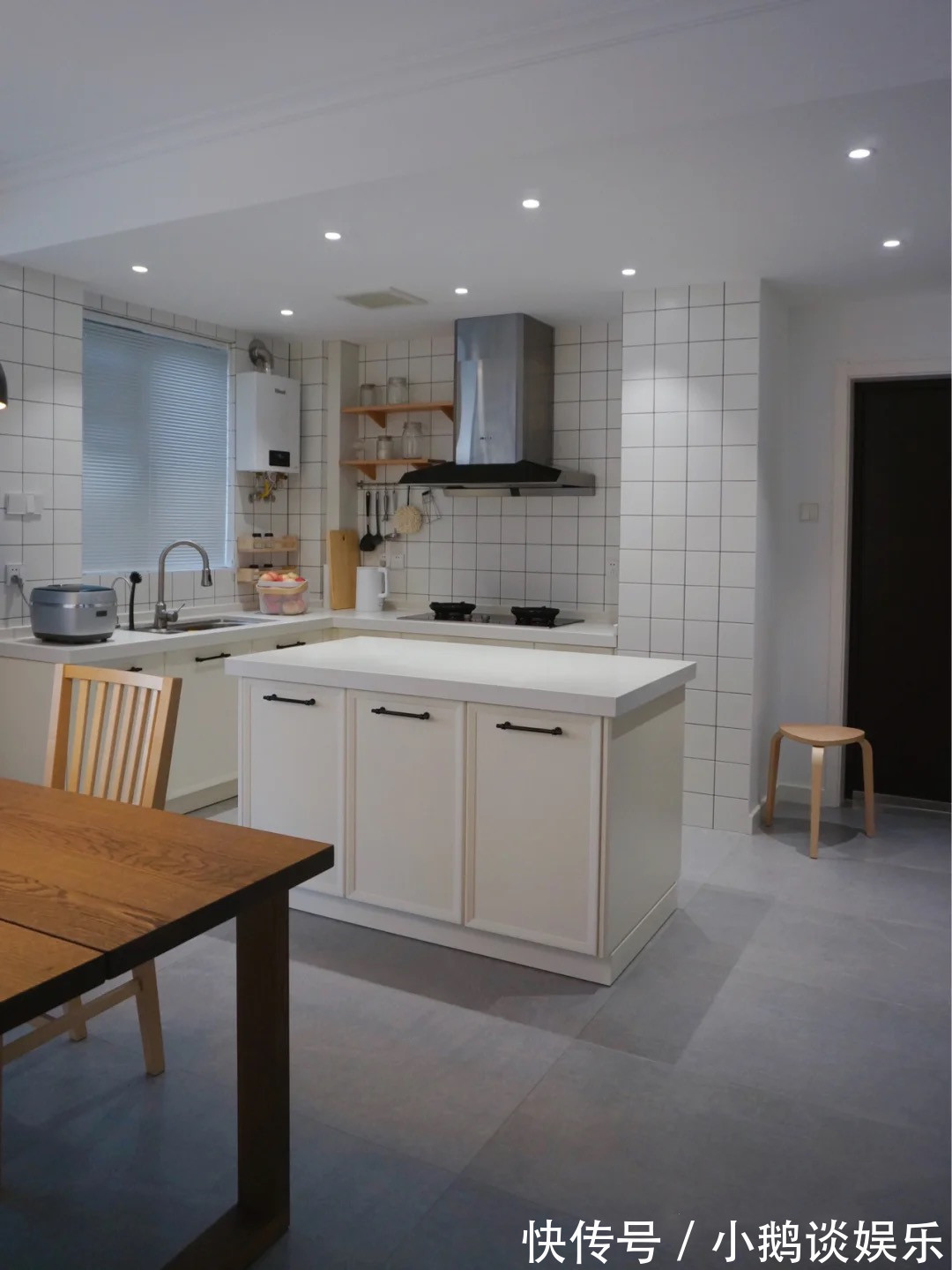 耐看|她家不吊顶,全屋大白墙,简约干净,“家徒四壁”反而更高级耐看