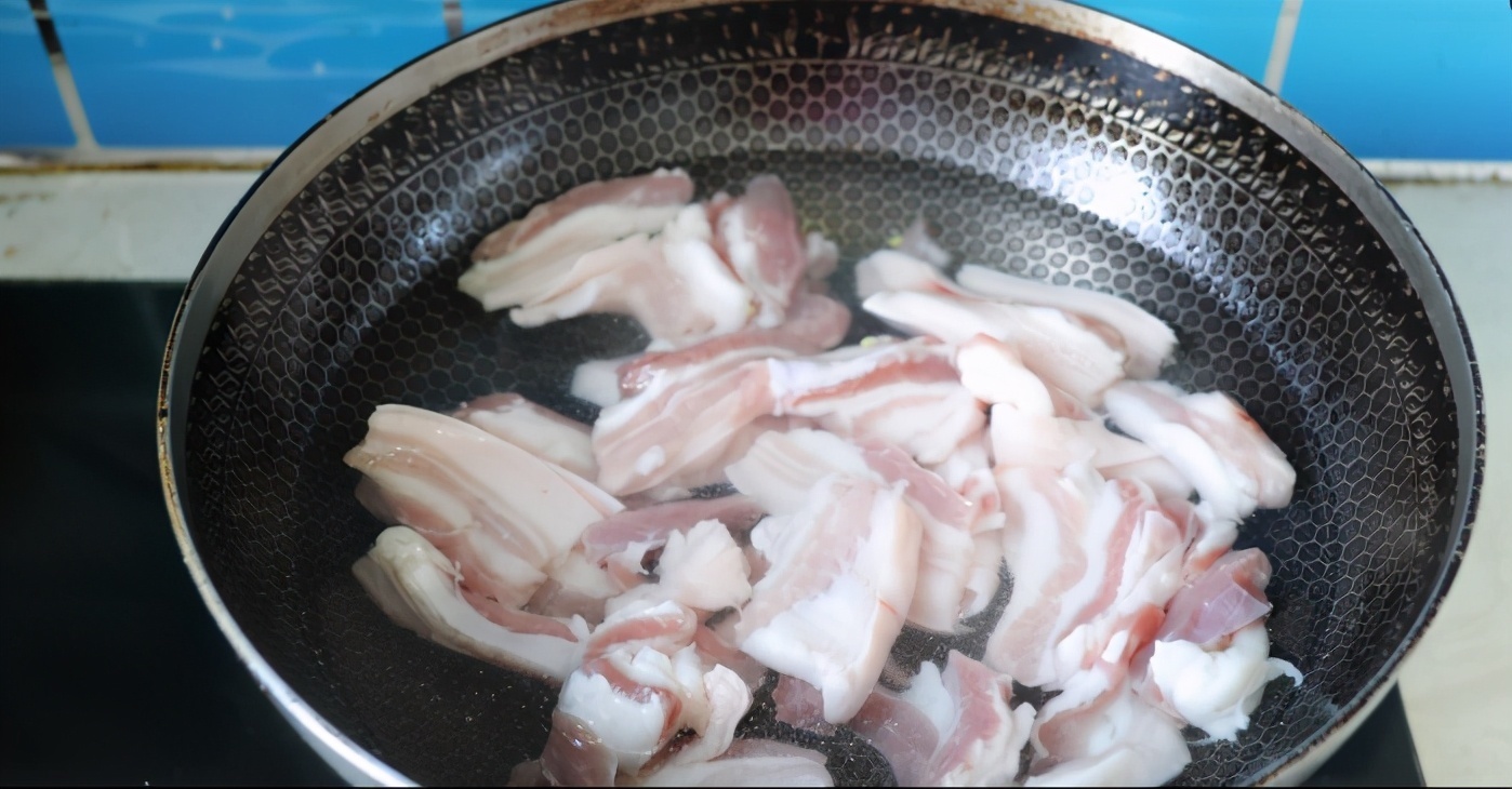 钙含量|这菜一年到头都能吃到，钙含量是鸡肉的7倍，家家都能吃得起