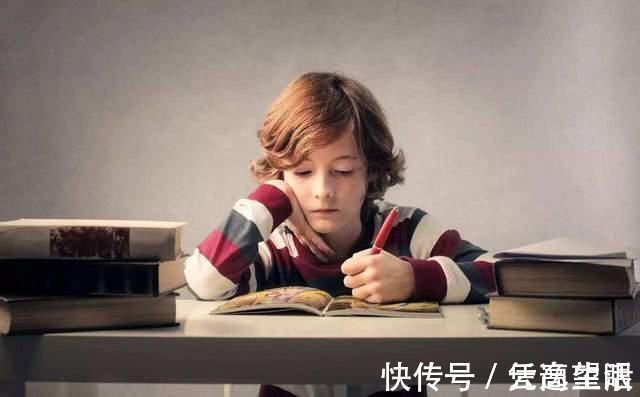 家长|7岁女儿语文考试得99.5分,回家闷闷不乐,妈妈看试卷后泪目