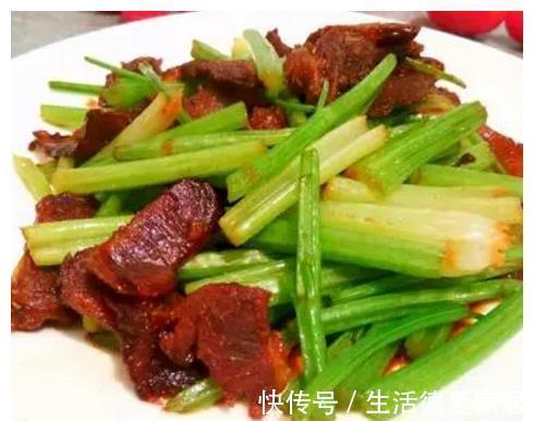 生长发育|孩子个子长不高心里有点自卑,多吃小炒菜,补钙长高促进发育