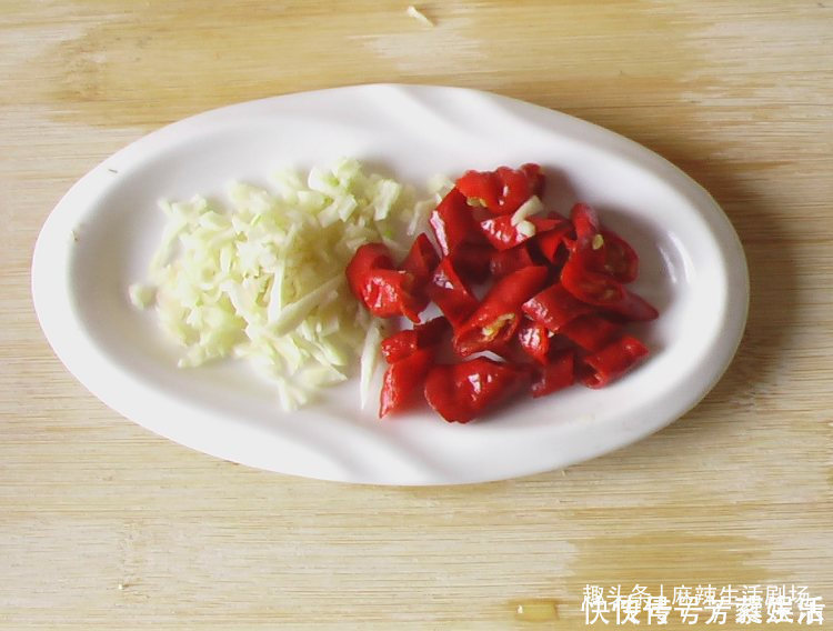 骨头|补钙第一菜找到了,比喝骨头汤强,一分钱不花,补钙质,骨骼强壮