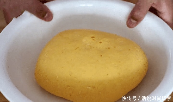  南瓜|夏天，多给孩子做它吃，暄软劲道，补钙补维C，做成小饼最好吃