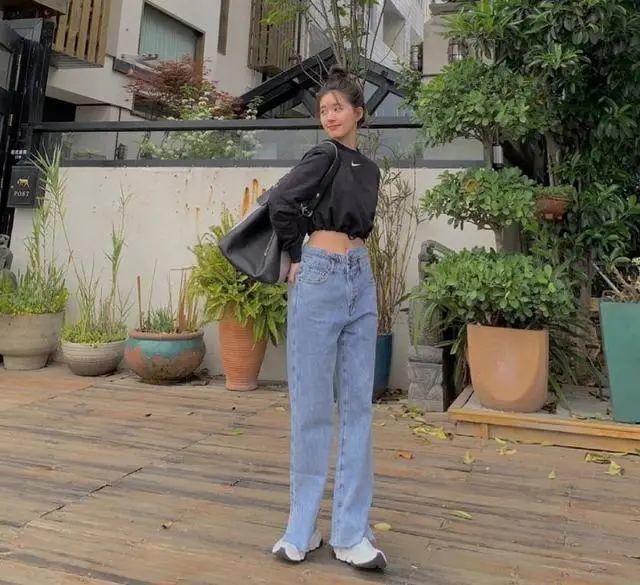 豆角|放弃小脚裤吧,今年流行的是“豆角裤”,时髦显瘦,怎么穿都好看