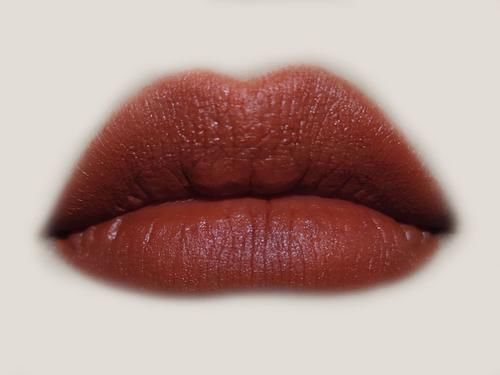 断货预警，谁见谁夸的冷门口红色号，你真的不心动吗？