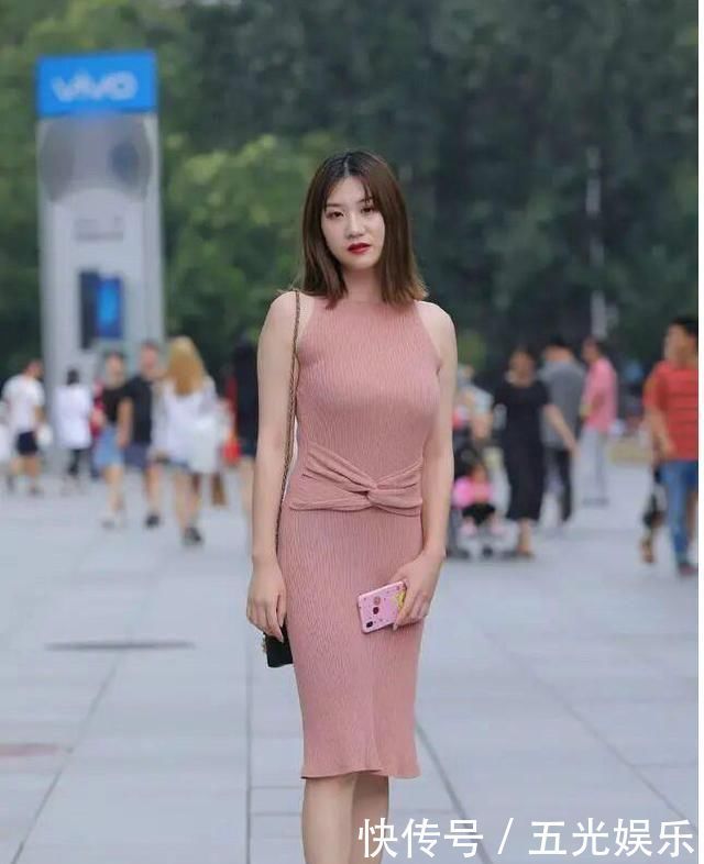 贴身束腰的针织裙,拯救你的“小肚腩”,胖女孩不容错过