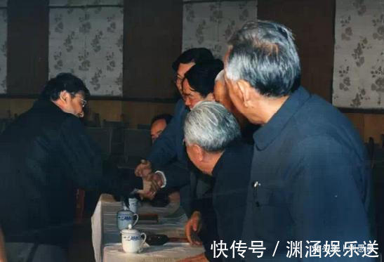 离世！写完《平凡的世界》，42岁的路遥为何突然离世真正原因令人心悸