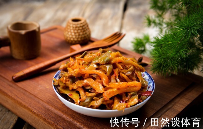 气血|女人体寒，再喜欢，也要远离这4种食物，吃得越多，老得越快