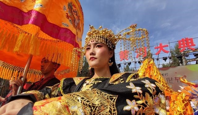 下联|将军出上联,“金戈一横只为钱”,士兵对的下联让将军无地自容