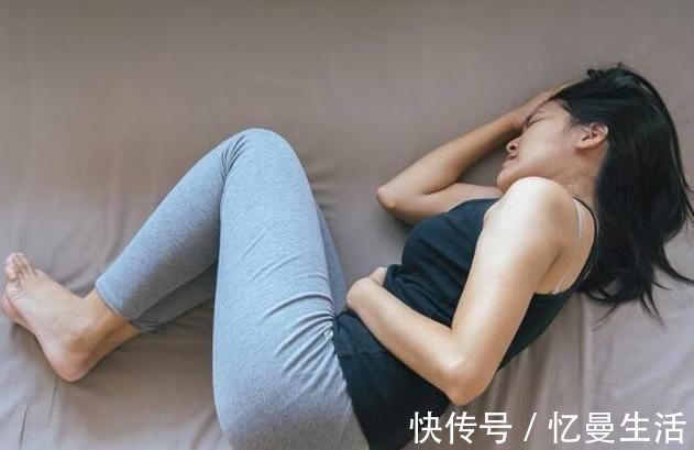月经|痛经时还在让女友喝热水吗?男性牢记此3点,女朋友越来越爱你