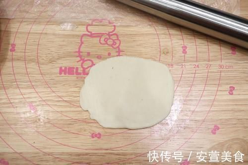 快过年了,教你用1块面做3种酥皮点心,菊花酥桃花酥漂亮又好吃