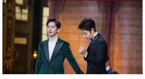 快乐家族全员停工？何炅新节目被顶替，疑似芒果禁止主持人接私活