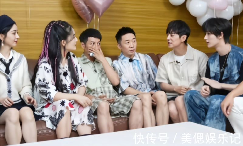 谢娜回归快本直播!线上观看人数破千万!赵丽颖加入娜娜回归首秀