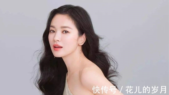 减龄 女人上了40岁,有白发的别急着染,推荐这4种“发型”,洋气减龄