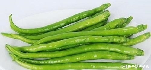 婆婆教我腌“神仙辣椒”,上桌比肉抢手,腌一盆都不够吃三天