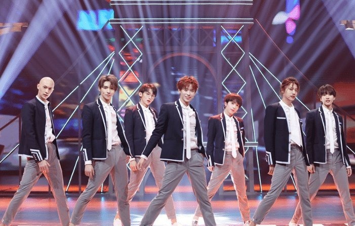 歌手|李宇春參加《王牌對王牌》的原因是因?yàn)槿A晨宇?吳彤做出了回答