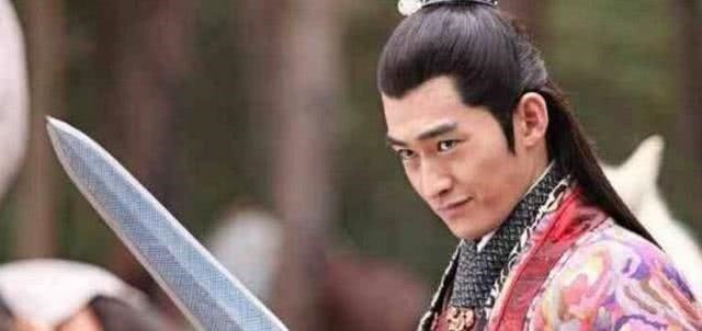 枪法$李元霸和罗士信打得天地无色,却被一将军轻松分开,实在太猛了!