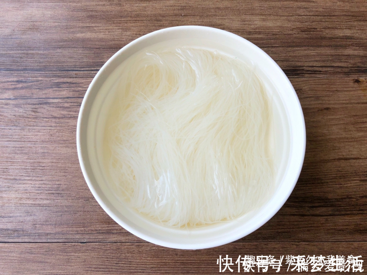 美味|花蛤最好吃的做法,不焯水不爆炒,肉质鲜嫩还美味,超解馋