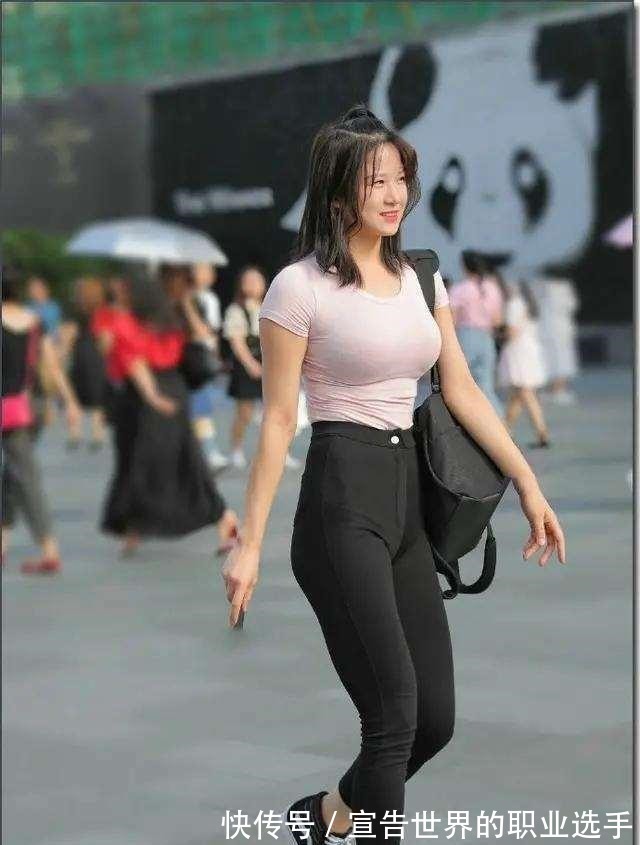 高挑 打底裤穿搭也可以酷酷哒，让女性变更加高挑，时尚街头的宠儿！