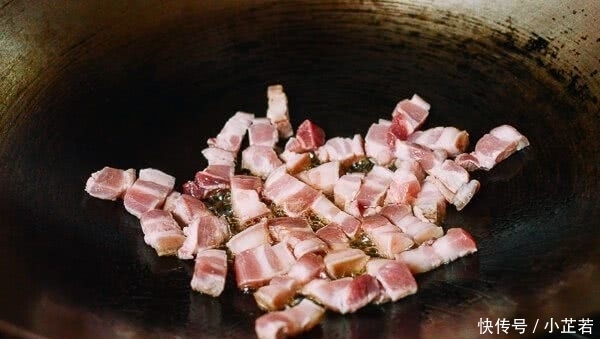 青椒炒肉是先放肉,还是先放青椒?之前做错了,怪不得又老又硬