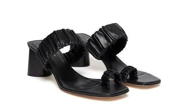 不要你觉得，我觉得这四双凉鞋会火