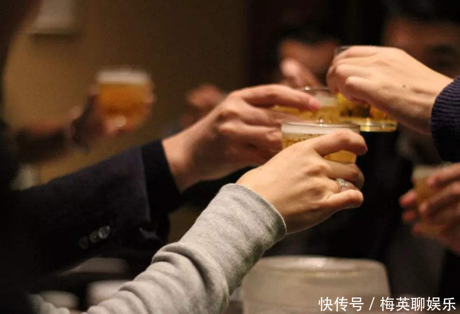 爱喝酒的人，若身体发出这些信号，别考虑了，尽早戒酒吧