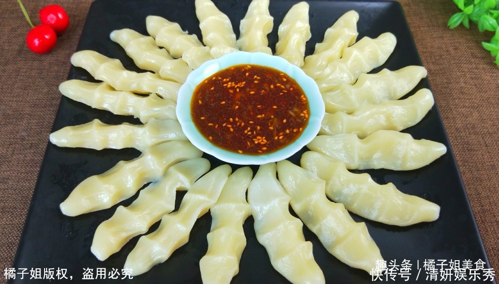 香辣|土豆我家从来不炒,教你秘制新做法,一次做4个,香辣筋道超好吃