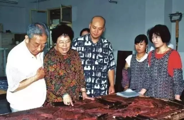 富婆|中国第一富婆家被盗 丢了手把件、手串、戒指 郭德纲还曾专门拜访