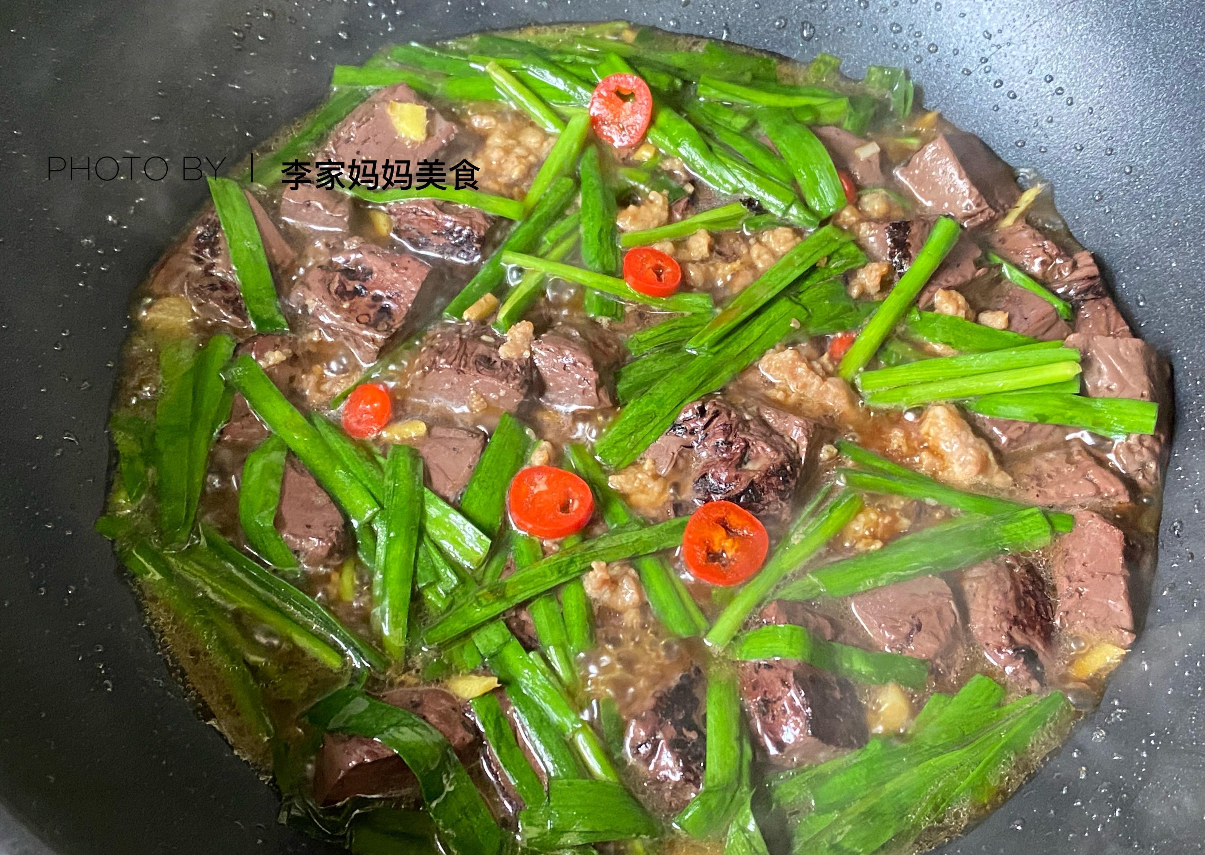 猪血|亲戚突然来串门，临时加了2道菜，被嫌弃抠门，吃完却要打包