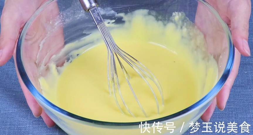 电饭锅蛋糕教你这样做，简单又有营养，蒸出来的蛋糕松软、味道香！