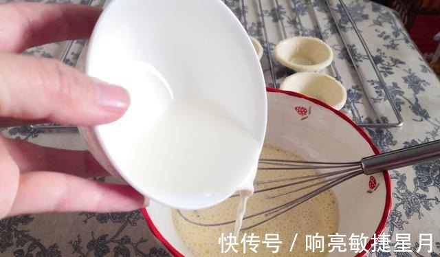 超级简单的甜品，搅一搅，拌一拌，烤一烤，香喷喷好吃看得见绝了！