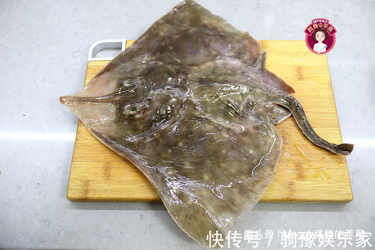 香气扑鼻|这鱼被称“老板鱼”,是魔鬼鱼的亲戚,全身无刺,鲜美不舍得挪筷
