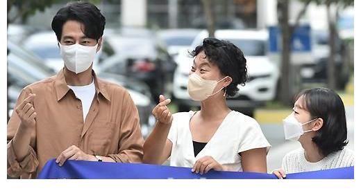 md|「MD PHOTO」 赵寅成等韩国艺人出演《两点出逃》节目