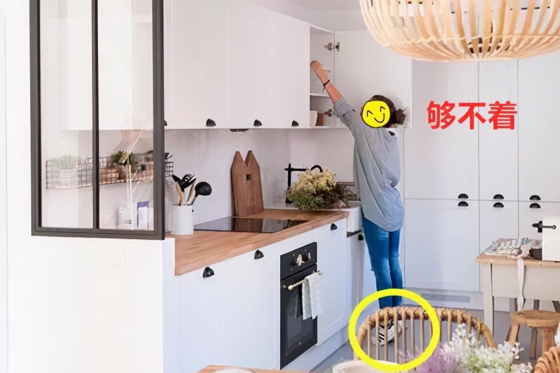 地柜|厨房不打吊柜，却依然“井井有条”，让人羡慕！看到细节：太高明