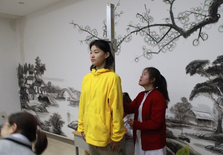 睡眠时间|新版“儿童标准身高表”公布,孩子发育是否正常,家长要心中有数