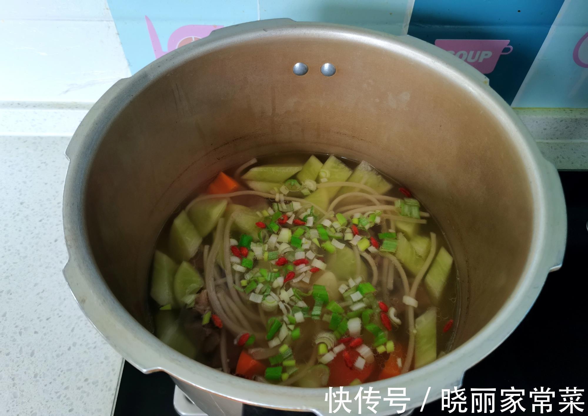 凉拌三丝|这样的午餐你喜欢吗？有肉有菜有汤，好吃不贵