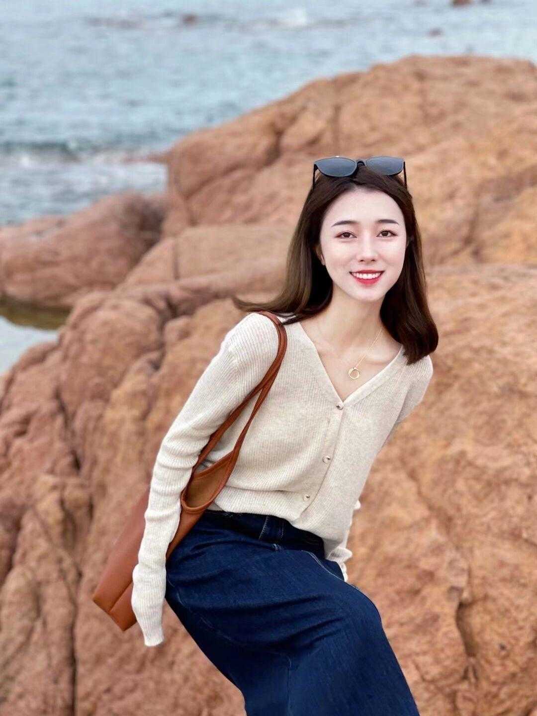 连衣裙|气质女人从不乱穿衣,波点连衣裙搭配西装知性干练,优雅温柔