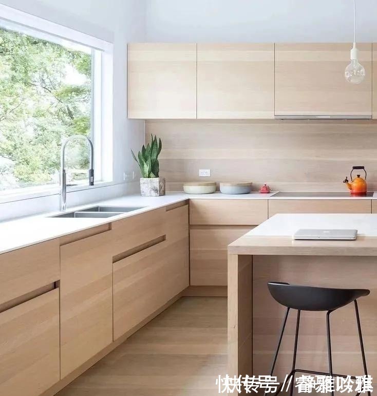 搭配|看上去一尘不染的厨房，大家都用了这几种配色~