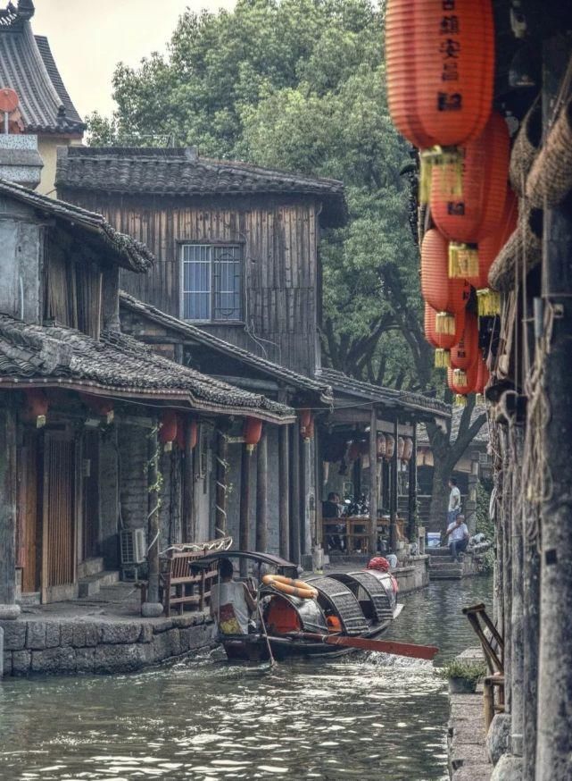 江南烟雨|25个适合一个人小住的安静古镇，累了就去走一走