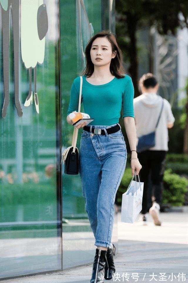 高级感|美女街拍：“女总裁”姐姐散发着高级感，好想跟她谈恋爱，想想都是美好的