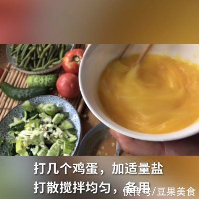 腊肠|有了它干掉两碗饭不是事！超下饭的爆炒腊肠