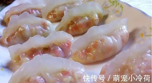 做透明水饺皮,应该在面粉里加什么?