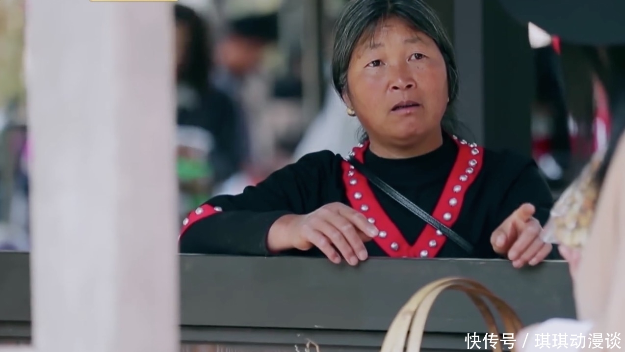 安利 为何秦海璐受大家欢迎？当她戳穿蒋勤勤安利的美食时，我有了答案