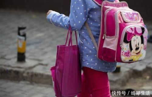 书皮|家长别乱翻孩子的书包，包中世界“精彩无比”，你会被气笑的