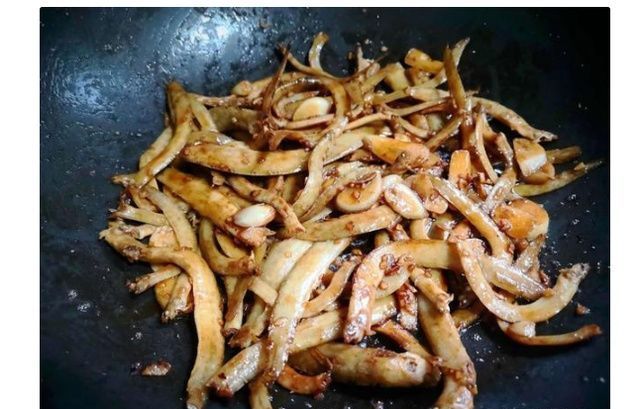 秋天,吃猪肉不如吃它,营养价值更高,堪称饭桌上的“下饭神器”