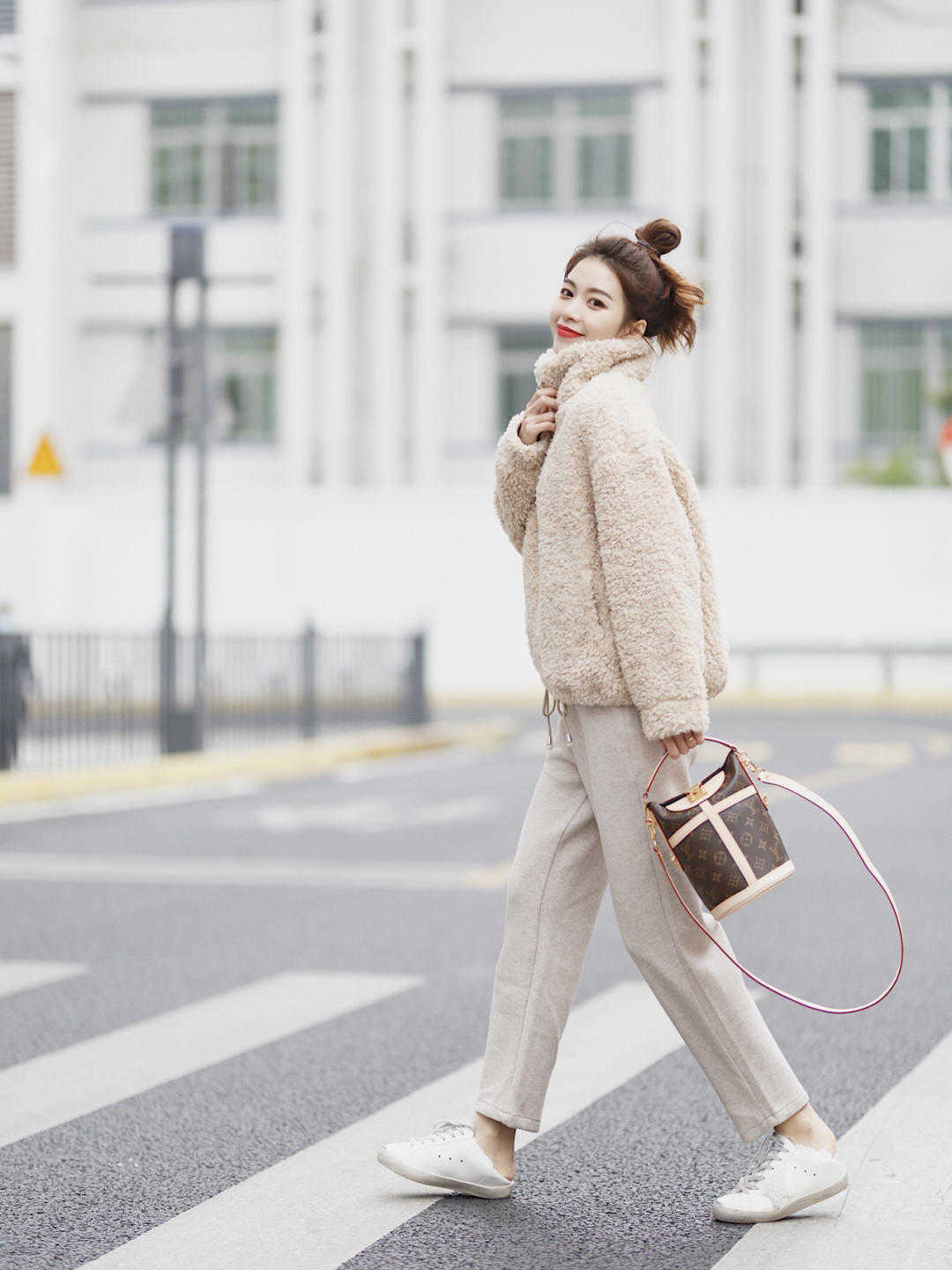 穿搭 今年有种火叫杏色穿搭,气质好看又显白,可以尝试一下